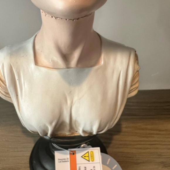 Bride of Frankenstein Bust Tabletop Decor 13” Tall - Picture 3 of 8